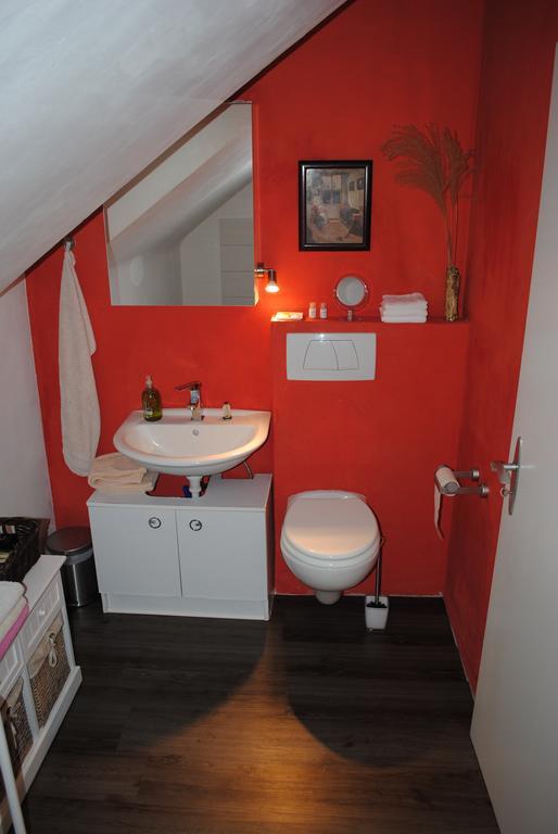 Einzelzimmer mit eigenem externen Bad